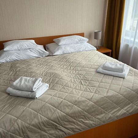 Hotel Evan U Hoffera ตอปอลชานี ภายนอก รูปภาพ