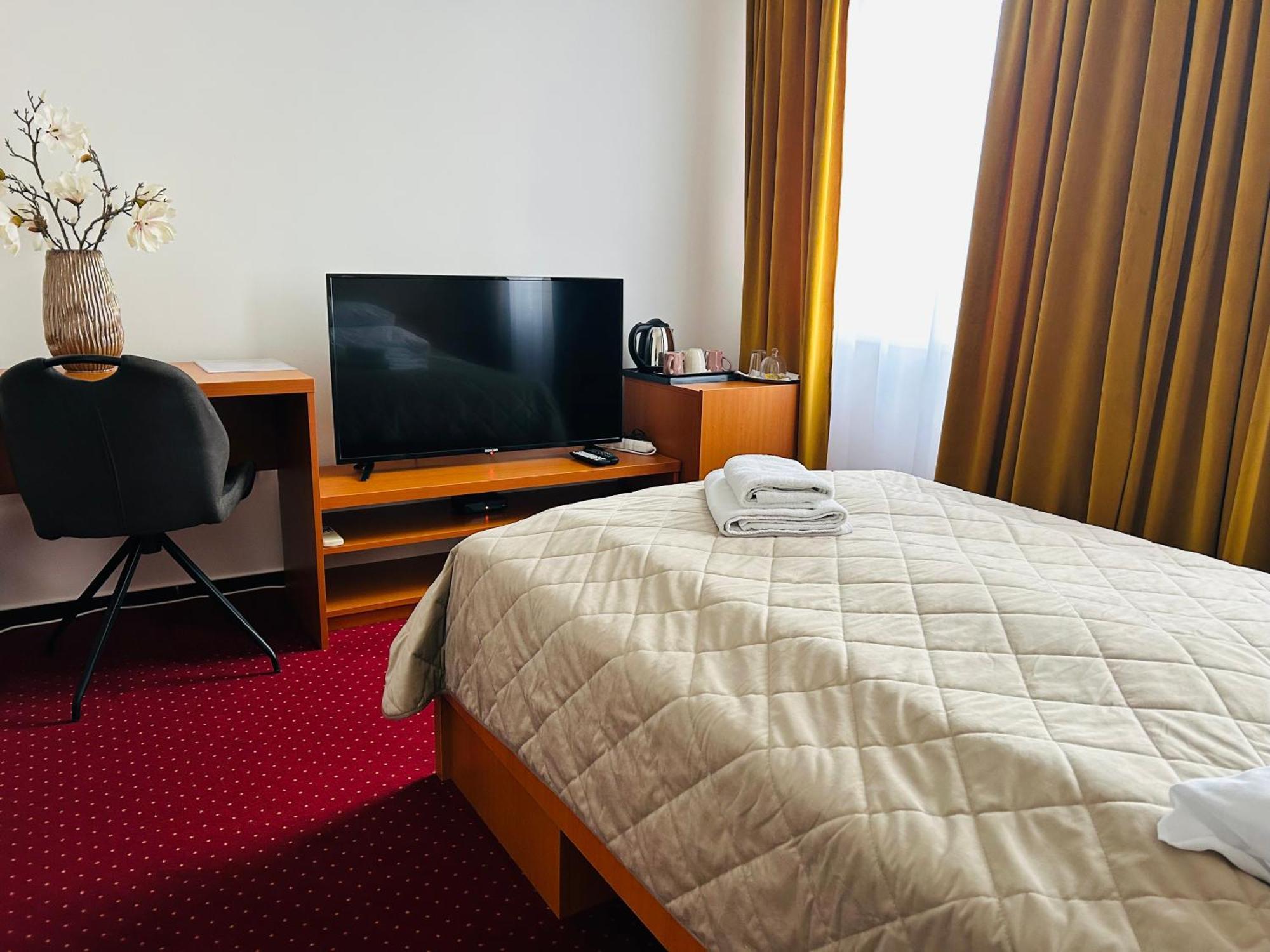 Hotel Evan U Hoffera ตอปอลชานี ภายนอก รูปภาพ
