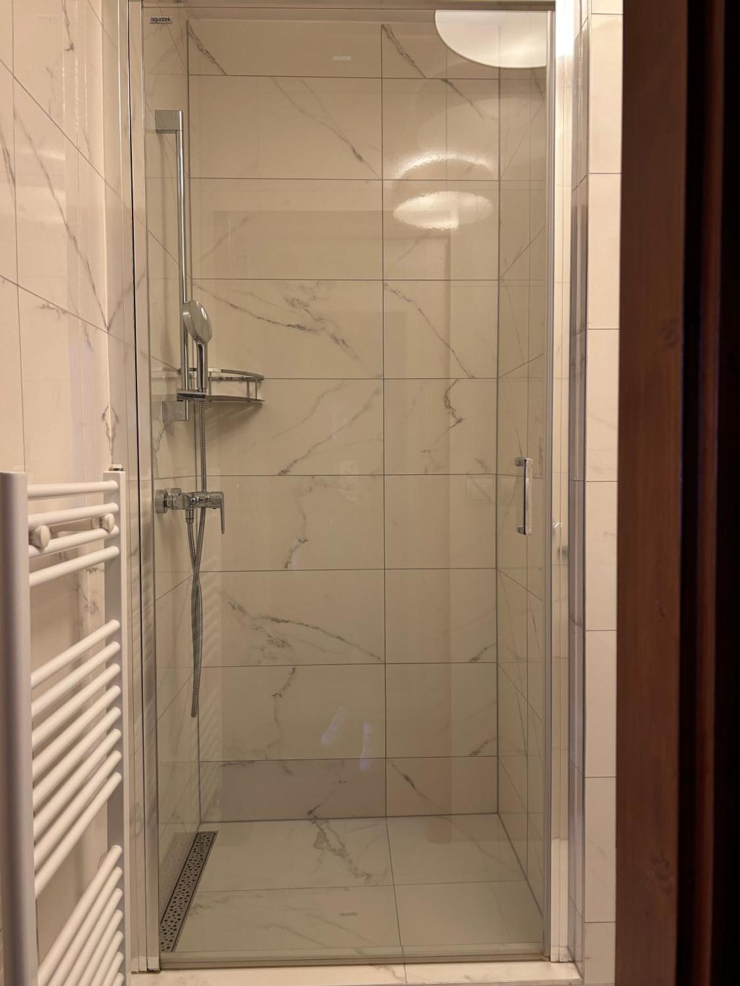 Hotel Evan U Hoffera ตอปอลชานี ภายนอก รูปภาพ