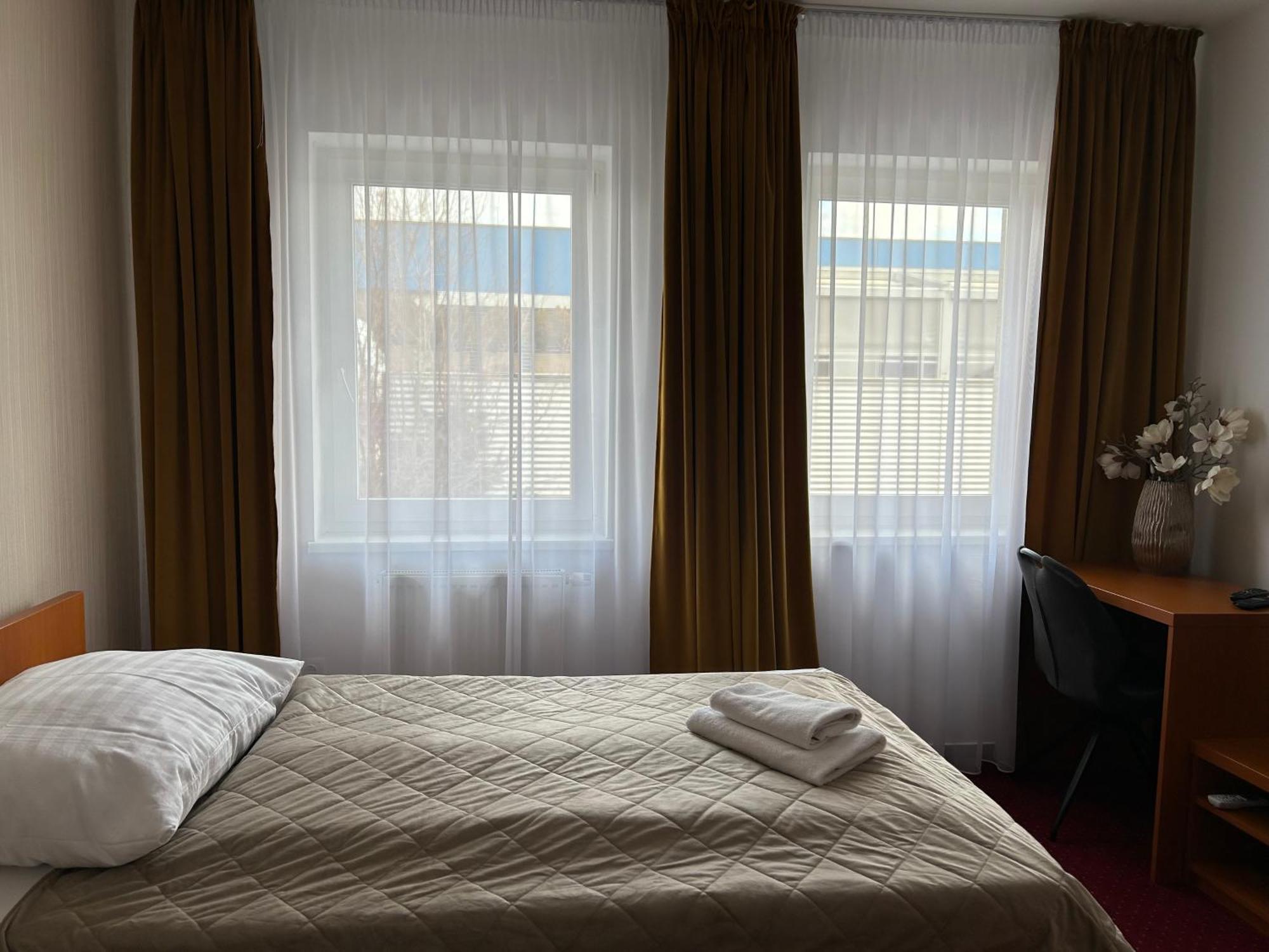 Hotel Evan U Hoffera ตอปอลชานี ภายนอก รูปภาพ